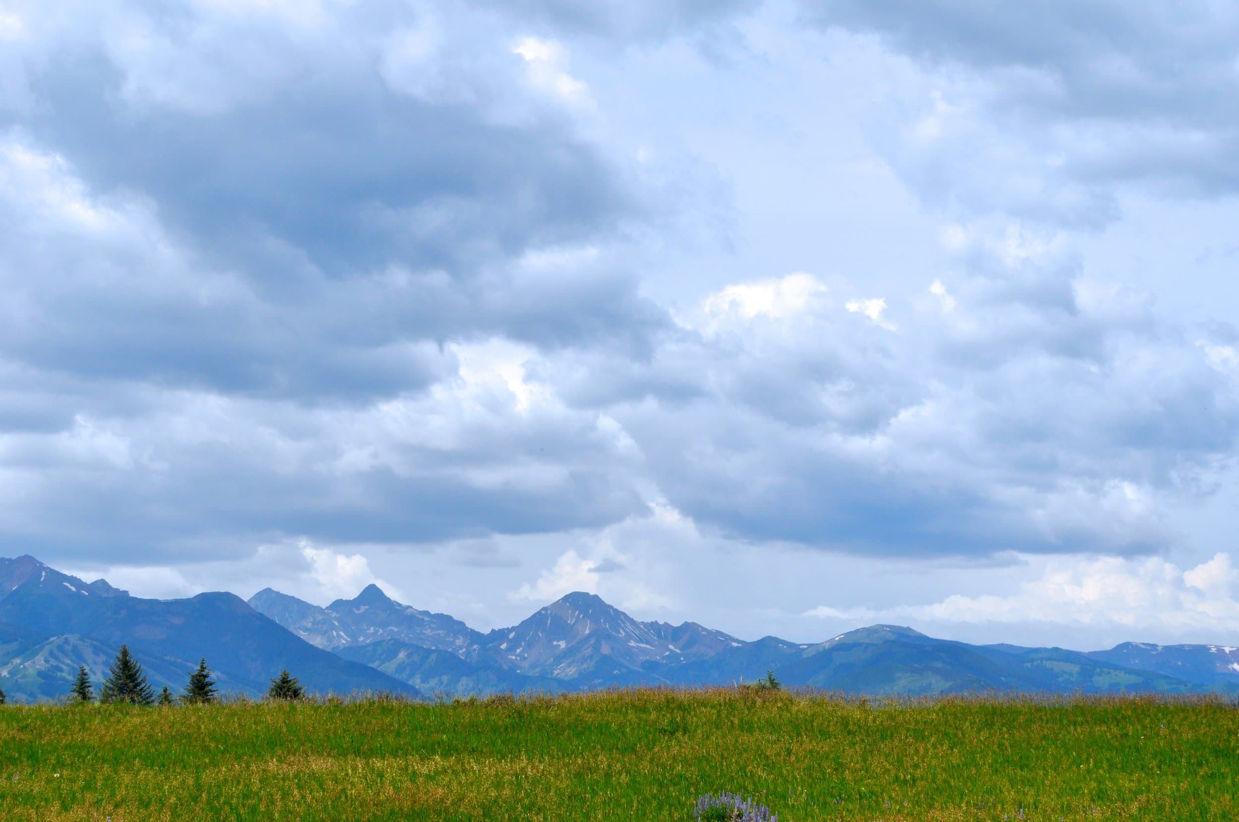 Mountain landscape from the original Star Mesa Capital website